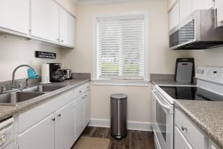 Relaxing Lakeview Stay Near Beach w Pool - Saint Simons Island - 4