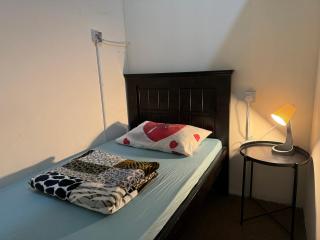 Backpacker's Bed - No Parking Space - Abu Dhabi - 6