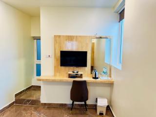 GREENS ESTATE Business Class Hotel - Chennai - 4