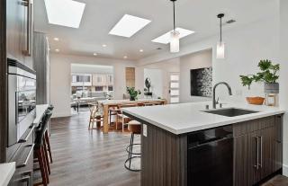 Spacious Room in Modern House with Shared Kitchen & Full Amenities - 6