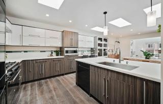 Spacious Room in Modern House with Shared Kitchen & Full Amenities - 5
