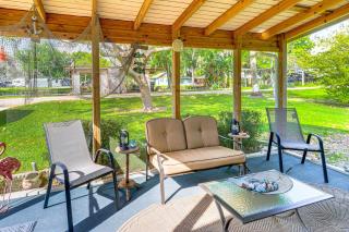 Private Boat Dock, Fishing Gear Canal-Front Home - Lorida - 2