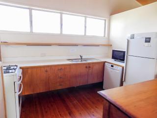 Moorings - Toogoom- Beachfront - 3BR- Aircon - Toogoom - 3