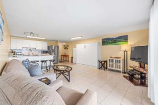 Amazing Beachfront Condo by Pool - Hauula - 2