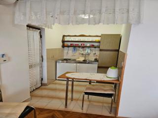 Cozy seafront apartment in Tribunj - Tribunj - 8