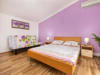 2 bedroom apartment in Tribunj - Tribunj - 8