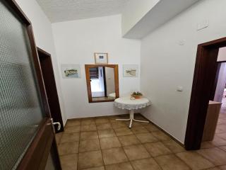 Spacious apartment in Tribunj - Tribunj - 5