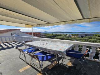 Spacious apartment in Tribunj - Tribunj - 9