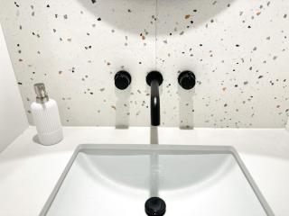Beautiful 2 Bedrooms Haven 2mins from Metro! - Montréal - 3