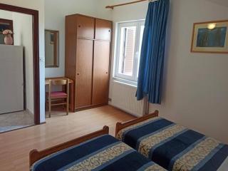 Inviting 2-bedroom apartment by the beach - Brodarica - 5