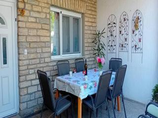 Spacious and serene apartment in Tribunj - Tribunj - 4