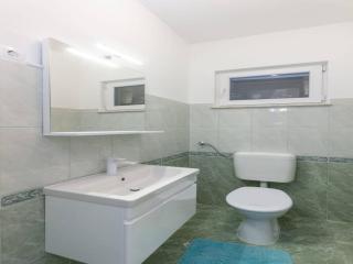 Spacious and serene apartment in Tribunj - Tribunj - 1