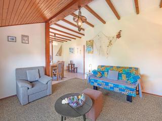 Spacious holiday apartment in Brodarica - 4