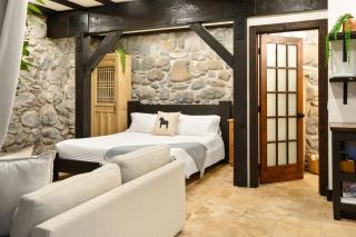 Horsefeathers Hotel - 3