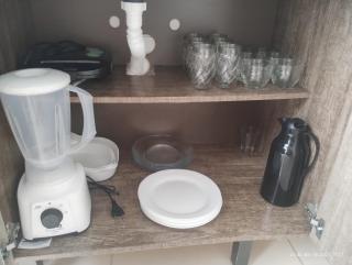 Casa com ar no quarto garagem espaço que cabe uma camionete cozinha completa - Sinop - 1
