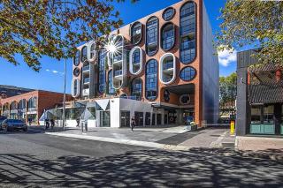 2 Bedroom Luxury & Style in the heart of Braddon 403 - - 0
