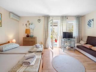Apartment, 600m to the beach - Brodarica - 5