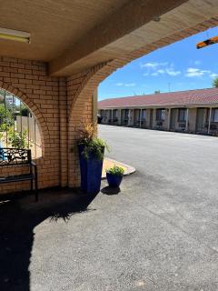 Alamo Motor Inn - 2