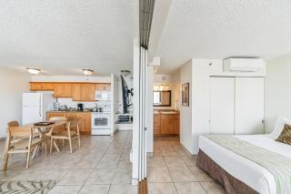 Waikiki Ocean View 37th floor Condo - 1