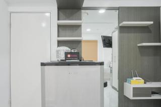 Comfort Studio at Menteng Square Apartment By Travelio - 7