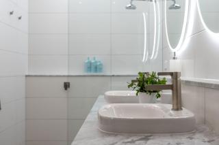 Pod Two - Luxurious 1 King Bedroom - 4