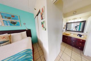 Stylish Waikiki Banyan Condo with Mountain Views 0807T1 - 5