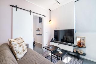 Flamingo 809 - Top Floor Sea Point Unit With Balcony Ocean Views - Cape Town - 2