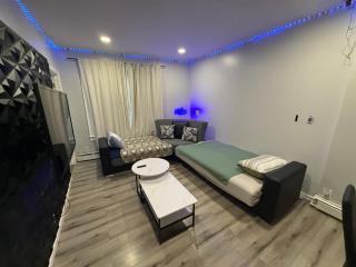 Elegant 3 Bedroom Condo near EWR, NJ Transit & NYC - Unit 4 - Elizabeth - 9