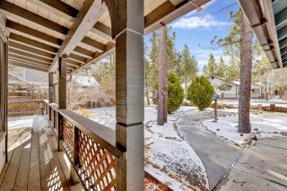 Blue Bear Lodge Big Bear- Spacious Single-Level Family Retreat - Big Bear City - 6
