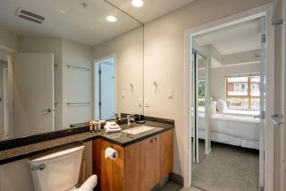 2BR + Loft & Sofabed Tyndall Stone Lodge Mountain Views Pool, Hot Tub & Free Parking - Whistler - 3