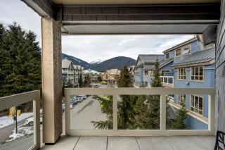 2BR + Loft & Sofabed Tyndall Stone Lodge Mountain Views Pool, Hot Tub & Free Parking - Whistler - 8
