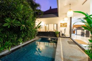 Homey Villa with Private Pool in Central Canggu - 1