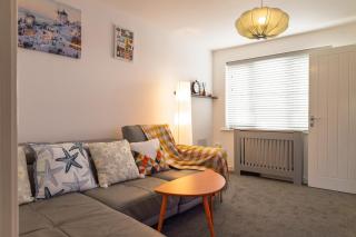 Central Coventry 2 Bed Apartment with Free Parking and 350mbps Wifi - Longford - 6
