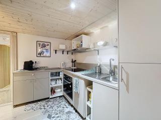 Fleurie - Anse Centre - Chambre et Salle de bain WC privée - Cuisine partagée - Anse - 1