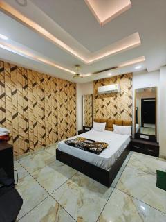 Hotel Jainam Palace - Ujjain - 1