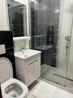 Patrick Apartments - Mamaia - 9