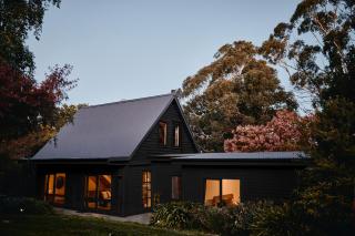 The Maple Lodge with Alpacas, Goats, Boars, Ducks & Chickens Farm Stay with Outdoor Pizza Oven - Robertson - 8