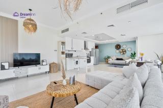 Spacious 1BR Apartment Lake View Tower, Cluster B JLT - 0