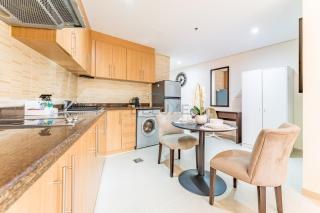 Studio with Balcony & View, Walk to Miracle Garden, Short Drive to MOE, Lincoln Park B, Arjan By Deluxe Holiday Homes - 9