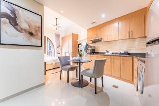 Studio with Balcony & View, Walk to Miracle Garden, Short Drive to MOE, Lincoln Park B, Arjan By Deluxe Holiday Homes - 2