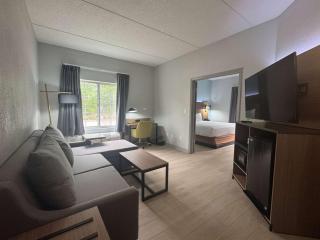 La Quinta by Wyndham Raleigh Cary - Cary - 1