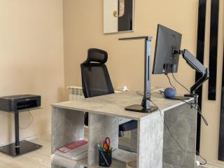 Elite Business Residence with Free Gym Pass and Full Office Setup - Plovdiv - 3