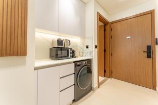 Studio Near Dubai Autodrome & Trump Golf Club, Binghatti Amber, JVC By Deluxe Holiday Homes - 6