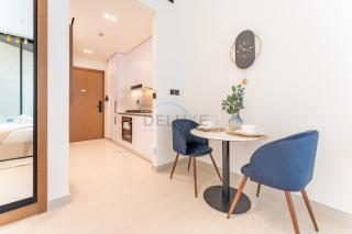 Studio Near Dubai Autodrome & Trump Golf Club, Binghatti Amber, JVC By Deluxe Holiday Homes - 3