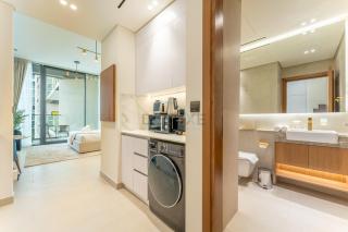 Studio Near Dubai Autodrome & Trump Golf Club, Binghatti Amber, JVC By Deluxe Holiday Homes - 1