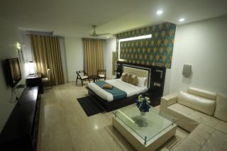 Shanti Sewa Dham - - 0