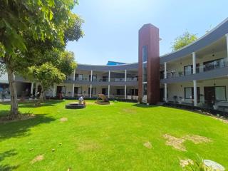 Clarks inn Bichpuri Agra - Agra - 9