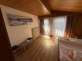 Room in Guest room - Serene Guest Room in Zell am See with Mountain Views - Zell am See - 5