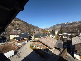 Room in Guest room - Serene Guest Room in Zell am See with Mountain Views - Zell am See - 1