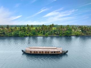Kumarakom Lake Resort Houseboats - Kottayam - 7
